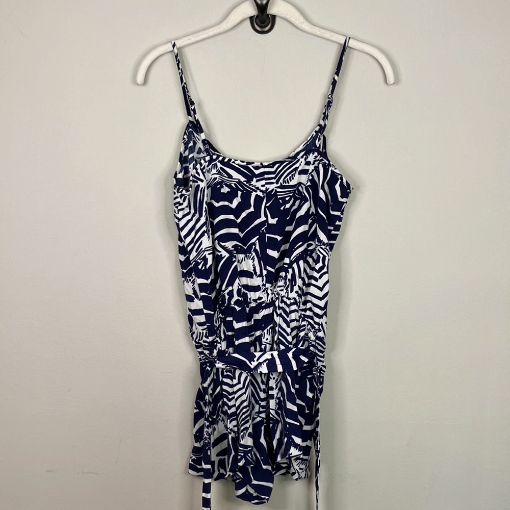 Lilly Pulitzer umbrella print romper with tie belt - Picture 5 of 10